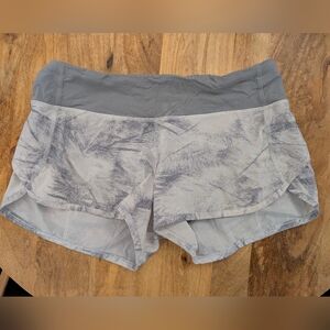 Lululemon Athletica Gray Patterned Women's Athletic Shorts